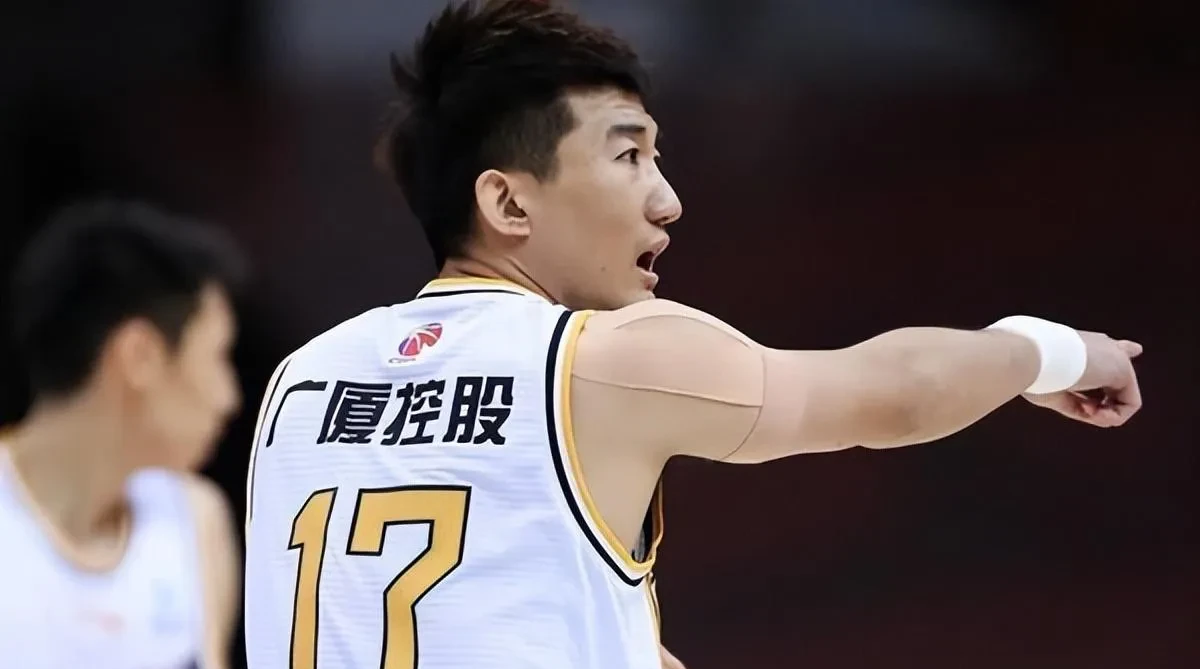 深圳队完胜上海队，高诗岩扛起全队