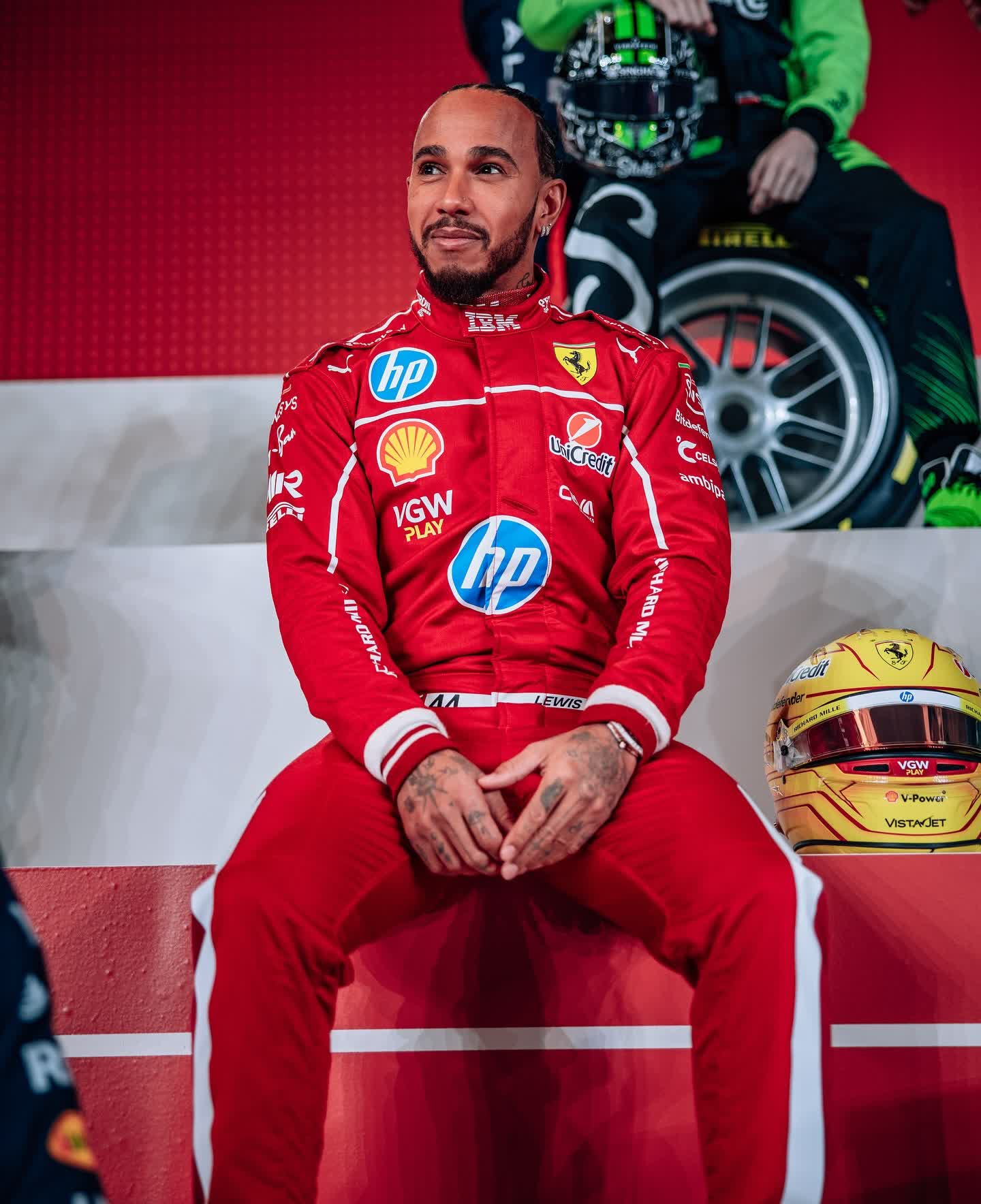 梅赛德斯力克红牛车队,塞恩斯扛起全队 梅赛德斯力克红牛车队,塞恩斯扛起全队