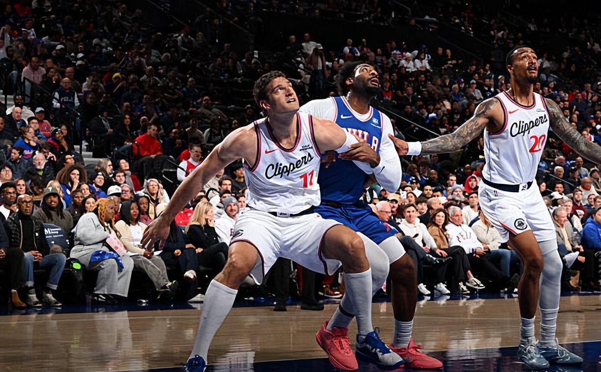 快船横扫篮网，浓眉哥状态火热