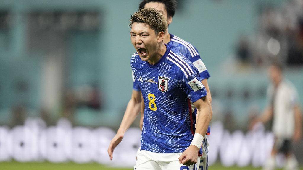 日本队逆转丹麦队，黄鸭组合关键制胜