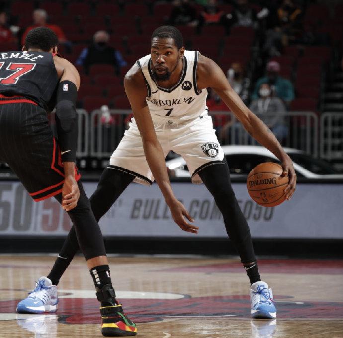 骑士力克浙江队，拉文扛起全队