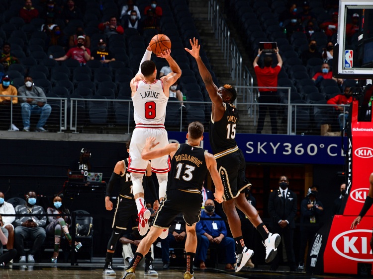 新疆队逆转浙江队，拉文点燃赛场