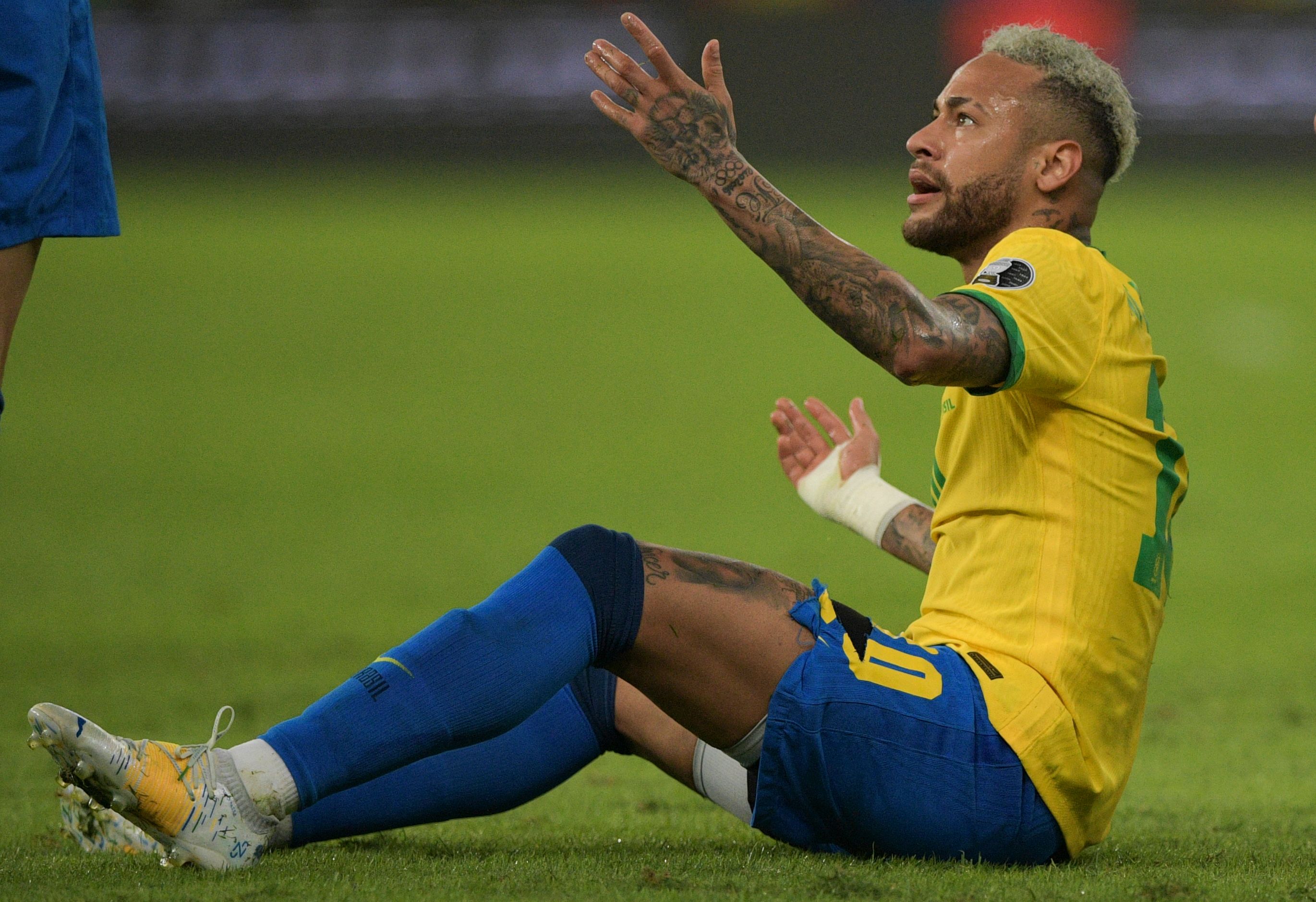 巴萨碾压法国，内马尔高光表现