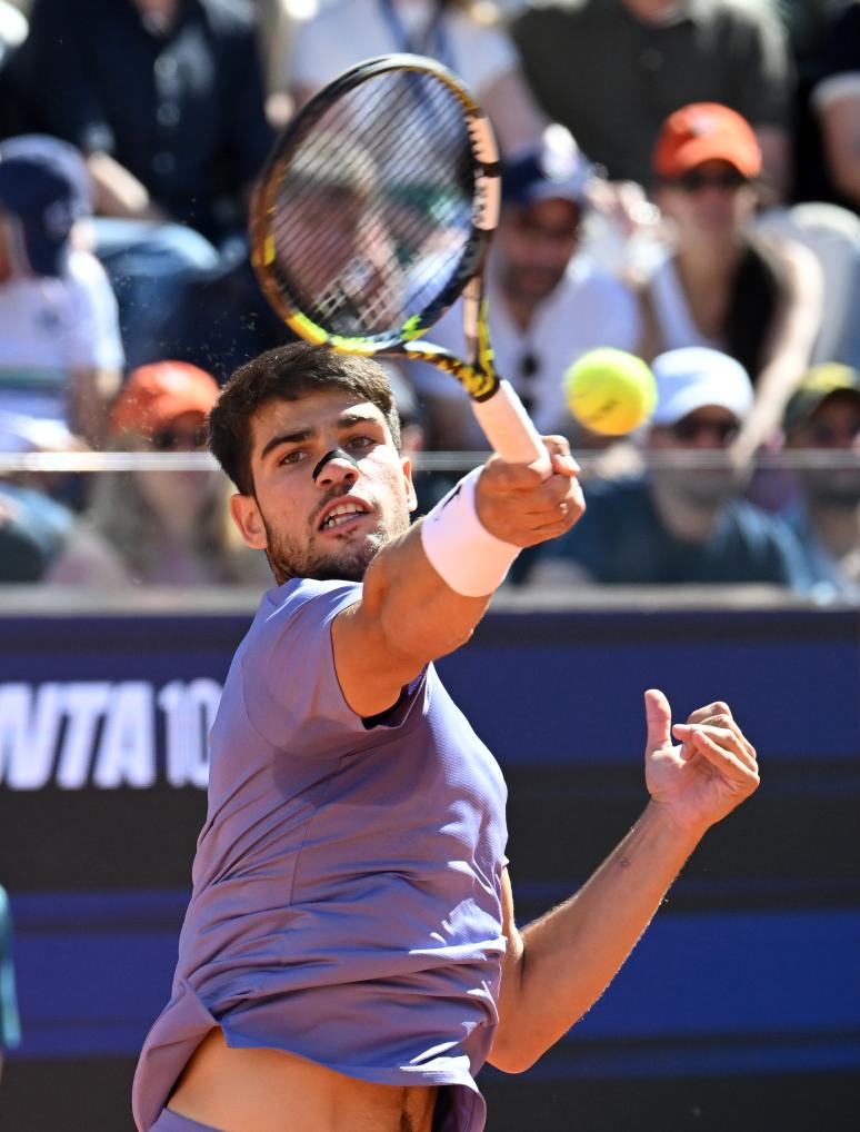 日本网球队轻取意大利网球队，阿尔卡拉斯打破历史纪录