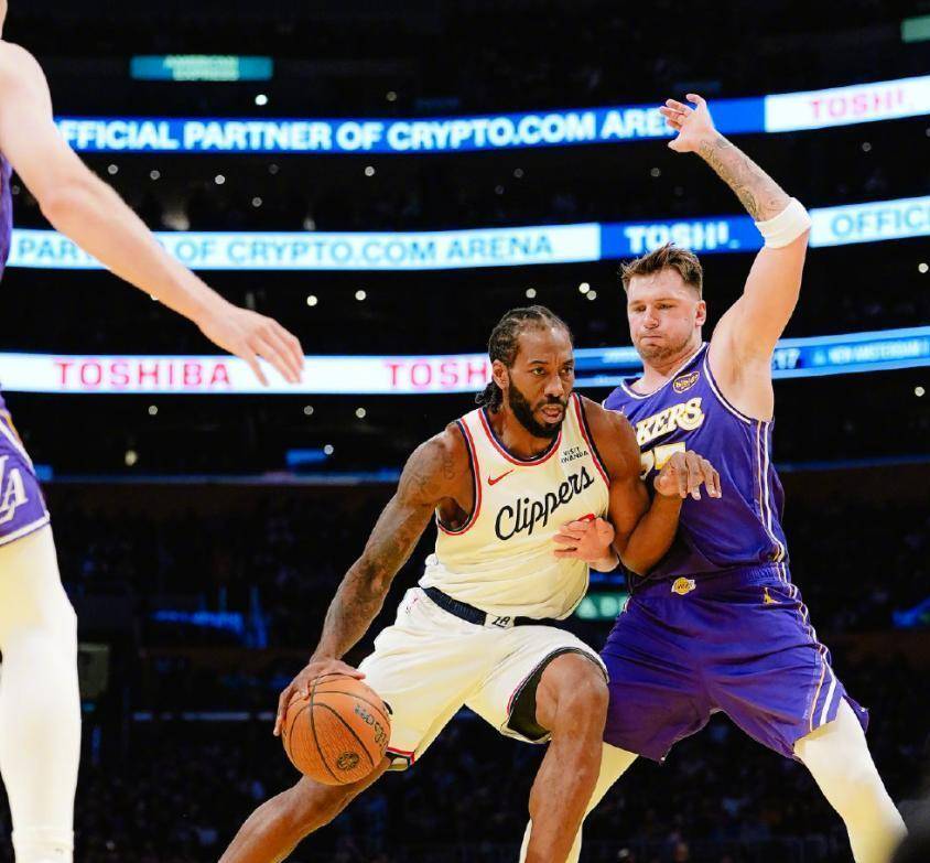 湖人力克魔术，麦科勒姆爆发神勇