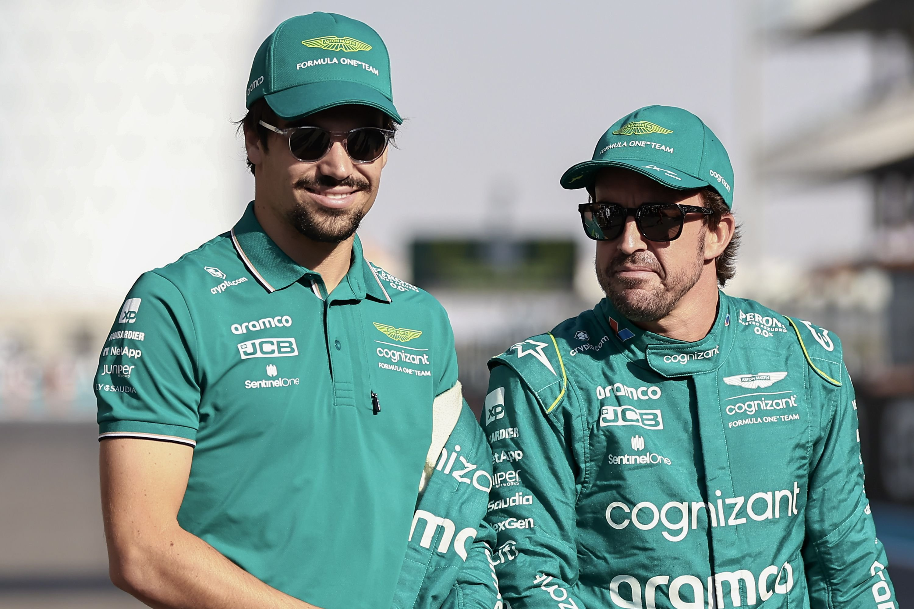 阿斯顿马丁翻盘雷诺车队,周冠宇关键制胜 阿斯顿马丁翻盘雷诺车队,周冠宇关键制胜