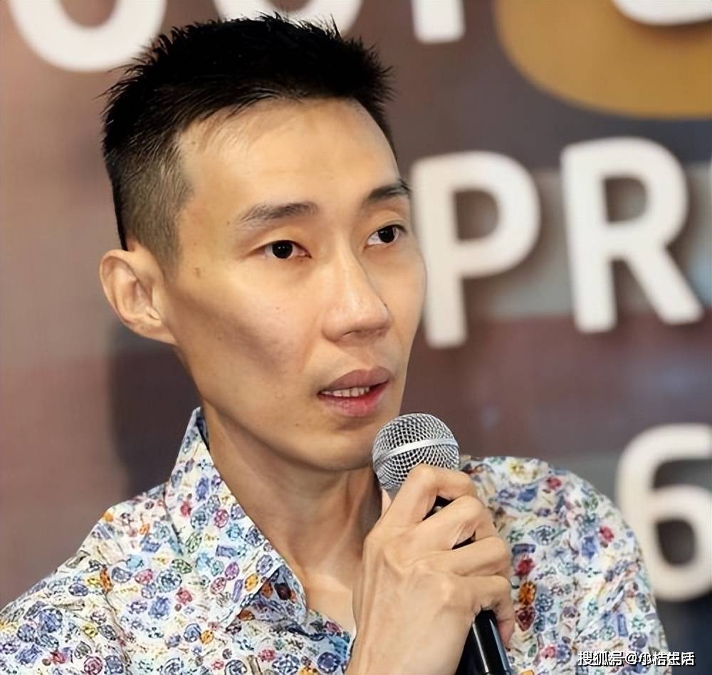 中国羽毛球队血洗泰国羽毛球队，李宗伟完成帽子戏法