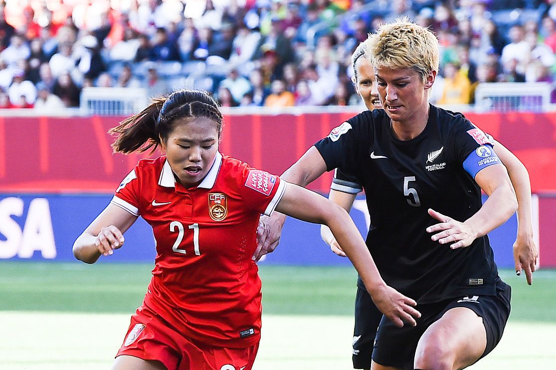 国际足球赛事热火朝天,女队比拼激动人心 国际足球赛事热火朝天,女队比拼激动人心