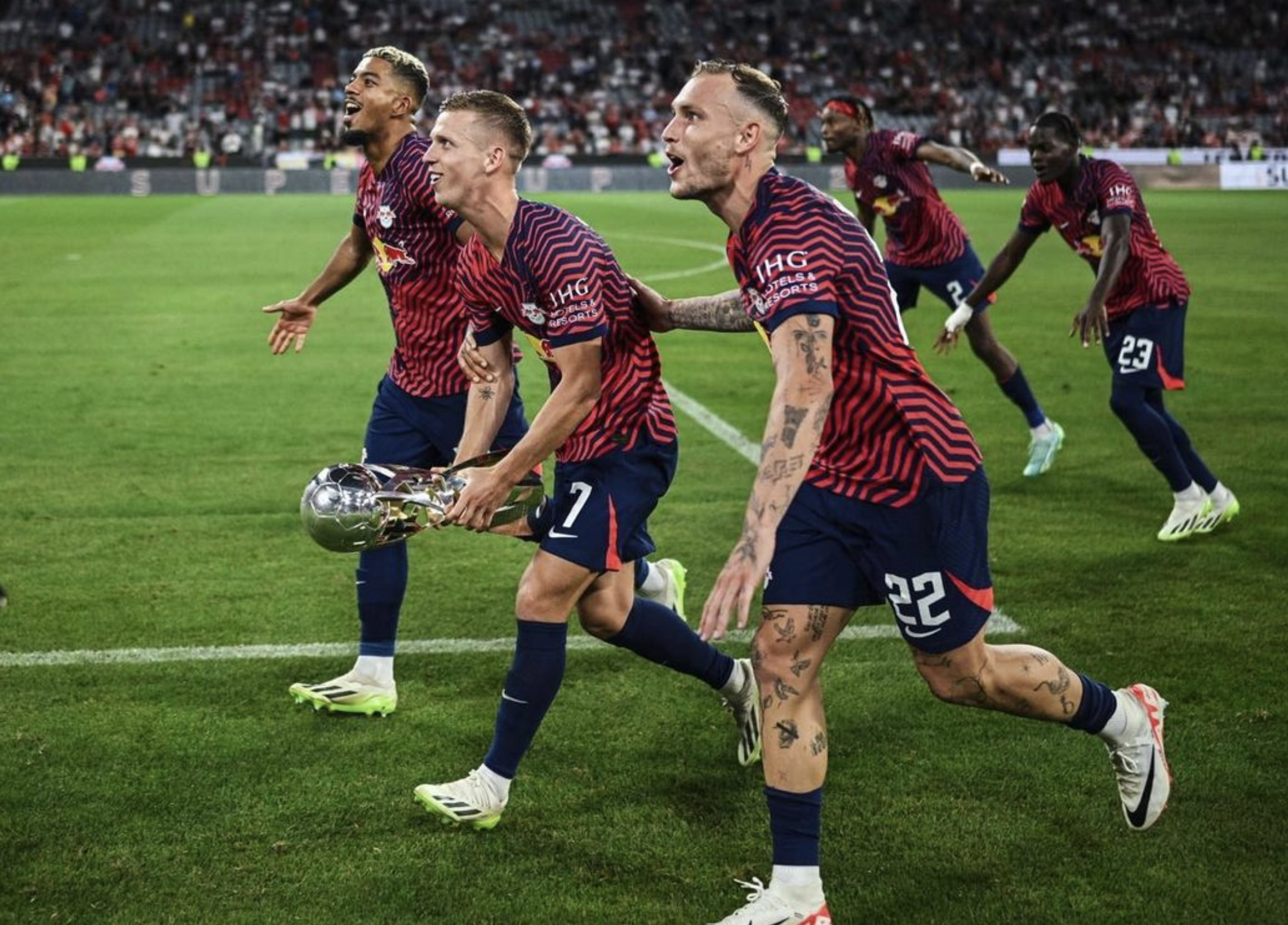 曼城碾压莱比锡红牛,莫德里奇惊艳四座 曼城碾压莱比锡红牛,莫德里奇惊艳四座