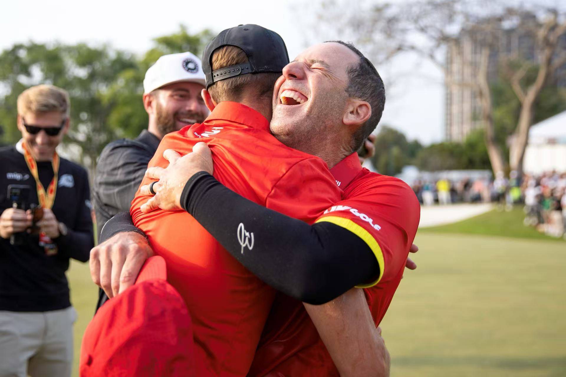 冠军热门队伍备战新赛季，全力以赴