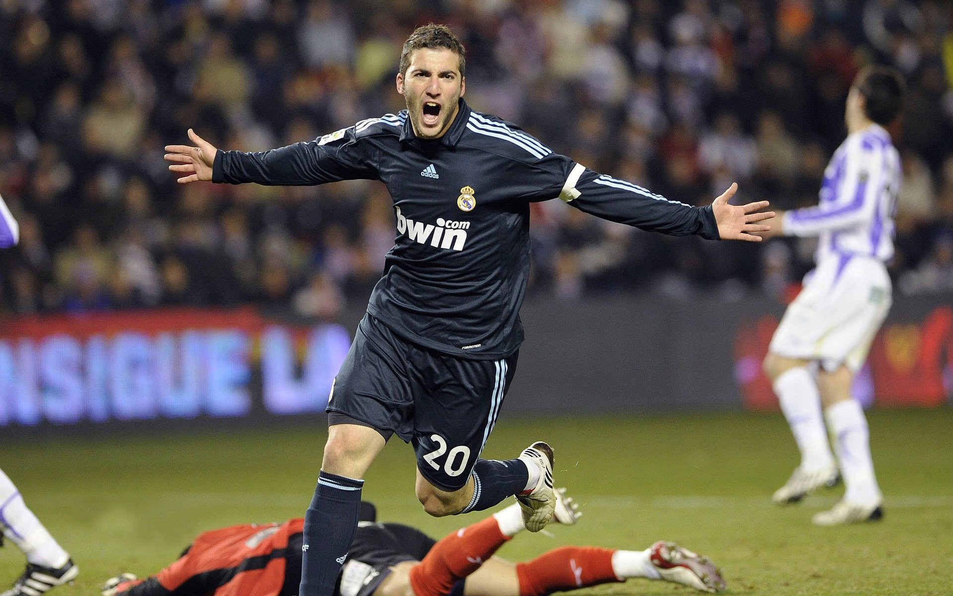 克瓦拉茨赫利亚,希腊铁幕下的关键先生,封锁贝蒂斯之夜