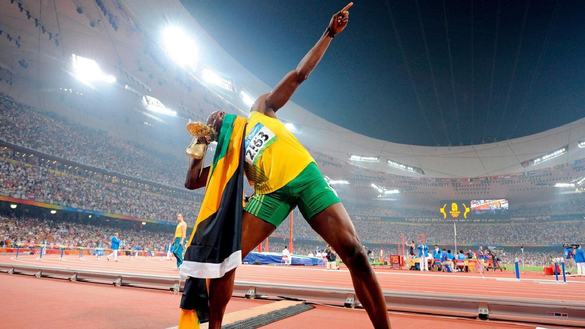 塞恩斯状态火热独领风骚，威廉姆斯轻取阿斯顿马丁展现战术智慧