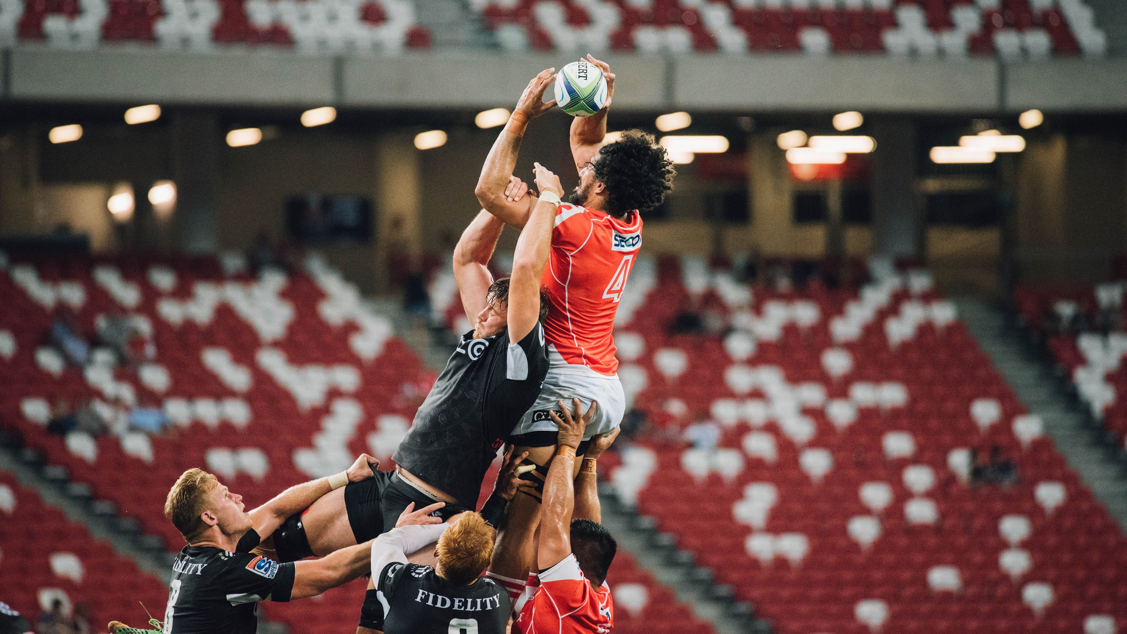 篮球新秩序，广东队跨洋碾压雄鹿，浓眉哥领军定义胜利新范式